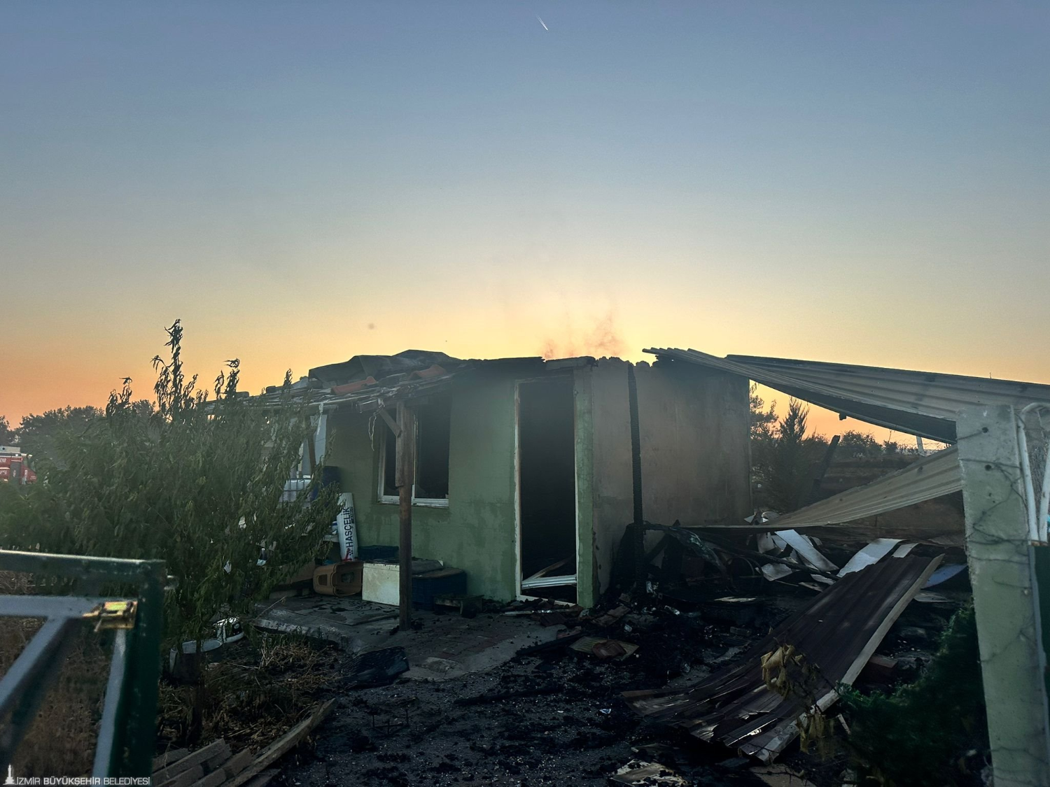 Menderes’teki yangın kontrol altına alındı